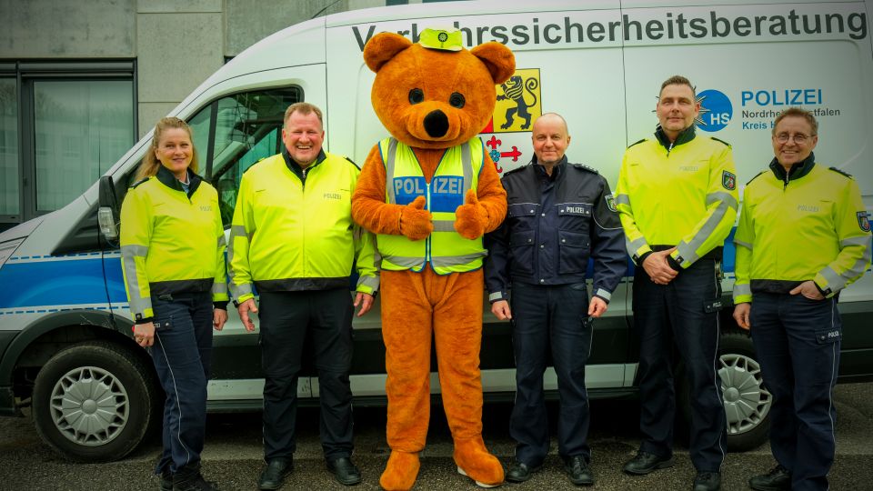 Teddybär unterstützt die Kreispolizeibehörde Heinsberg 