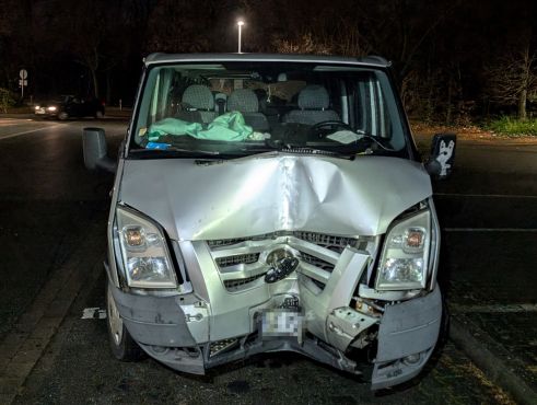 Beschädigter Ford Transit